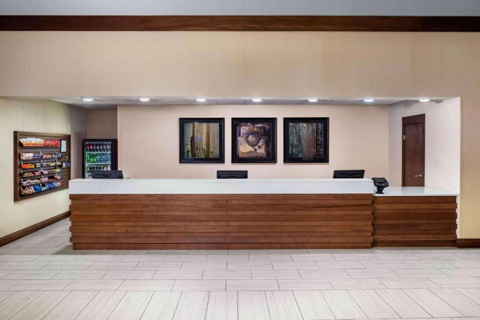 Wyndham Garden Westlake Buitenkant foto