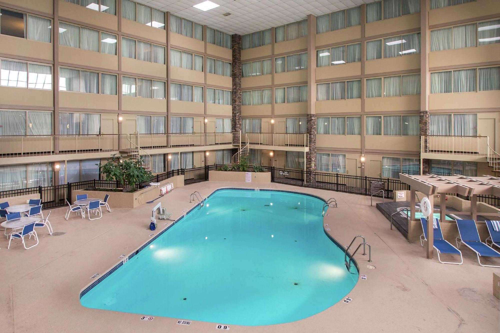 Wyndham Garden Westlake Buitenkant foto