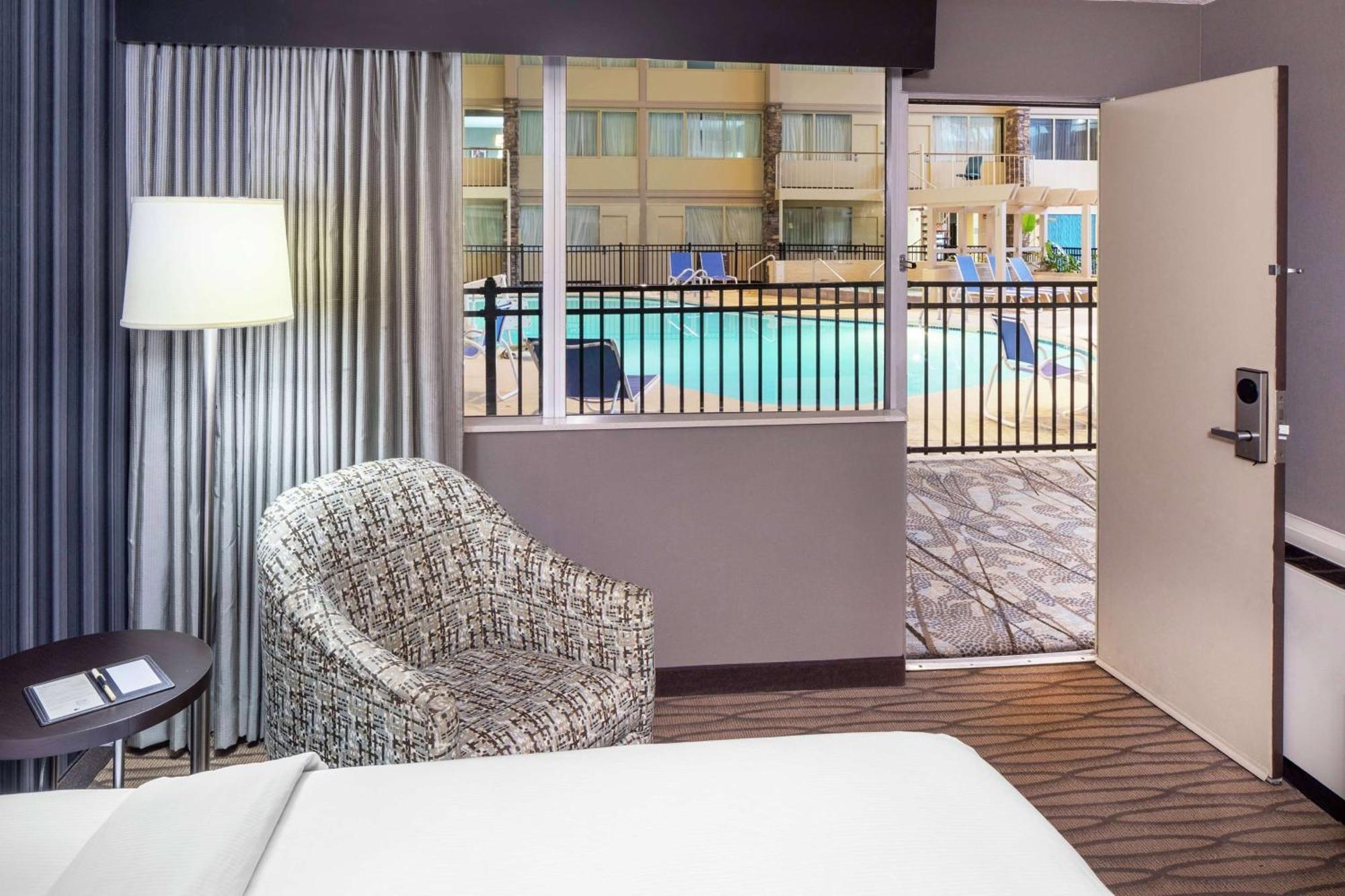Wyndham Garden Westlake Buitenkant foto